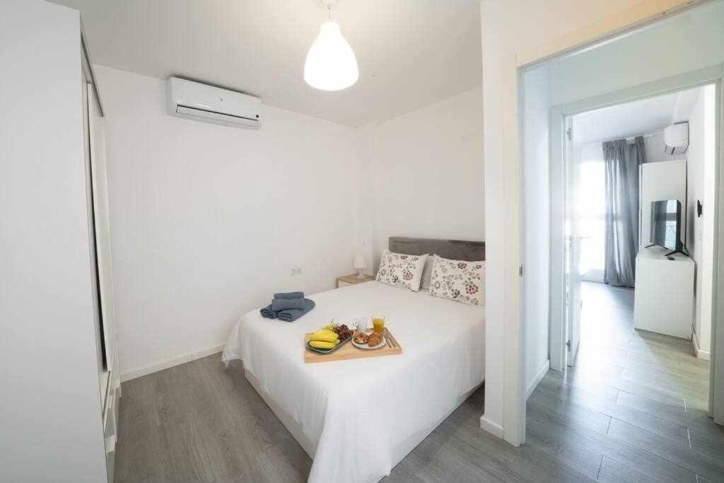 1 Room Atico Pedregalejo Málaga Dış mekan fotoğraf